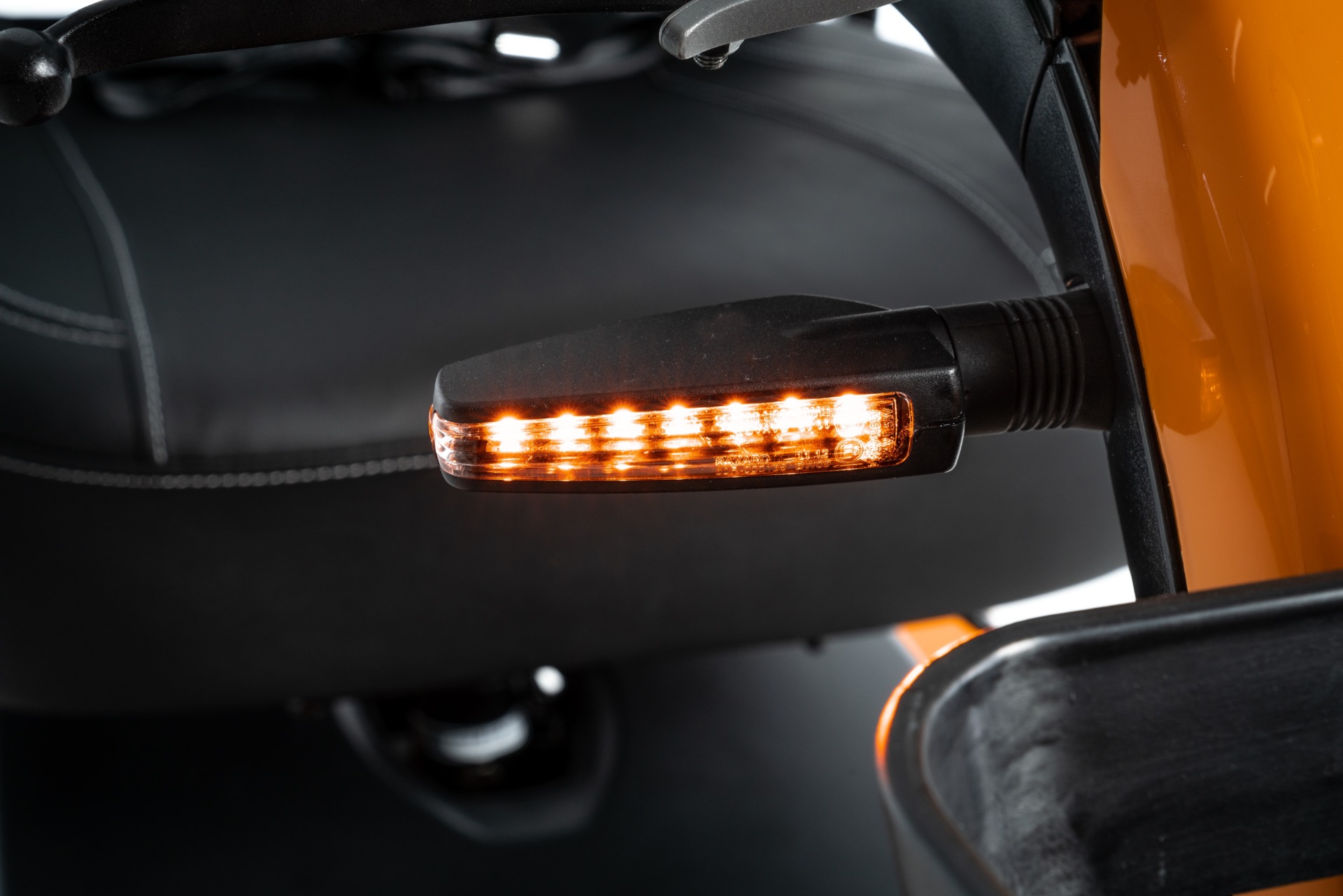 Pursuit 2_Signal Lights